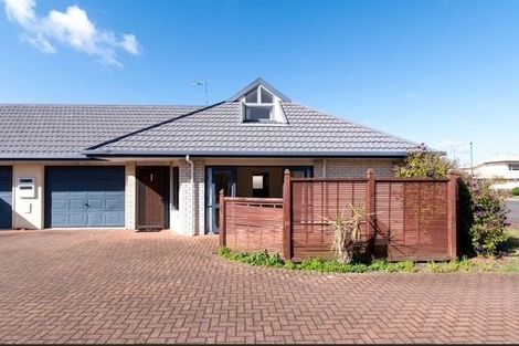 Photo of property in 3/66 Kawaha Point Road, Kawaha Point, Rotorua, 3010