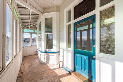 Photo of property in 35 Hankey Street, Mount Cook, Wellington, 6011