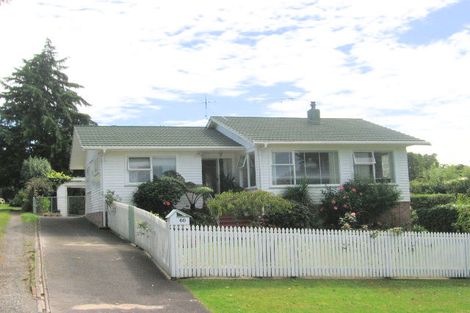 Photo of property in 60 Hilling Street, Titirangi, Auckland, 0604