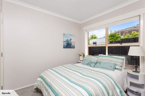 Photo of property in 1/3 Tallington Crescent, Torbay, Auckland, 0630