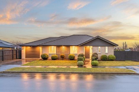 Photo of property in 33 Bradwell Crescent, Halswell, Christchurch, 8025