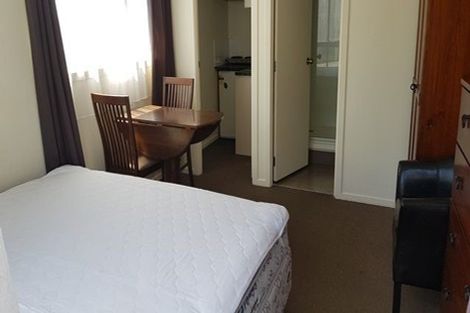 Photo of property in 8c Schnapper Rock Road, Schnapper Rock, Auckland, 0632