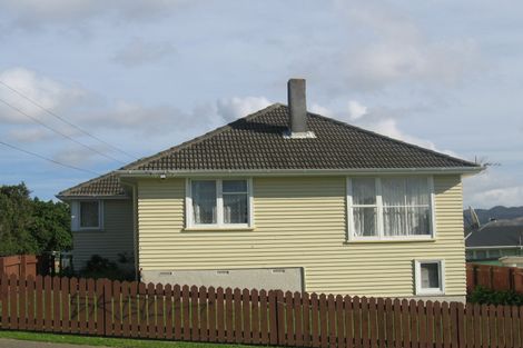 Photo of property in 4 Justine Street, Cannons Creek, Porirua, 5024