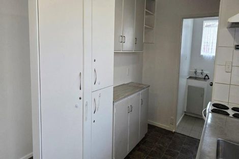 Photo of property in 39 Kirrie Avenue, Te Atatu South, Auckland, 0610