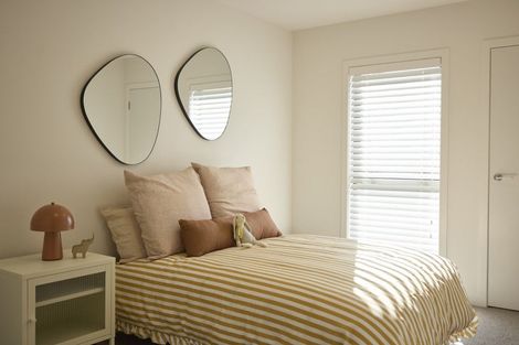 Photo of property in 9 Golden Fall Road, Hobsonville, 0616