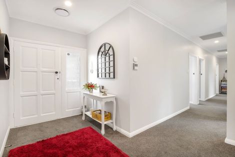 Photo of property in 5 Wigan Place, Hokowhitu, Palmerston North, 4410