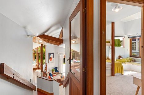 Photo of property in 107 Vauxhall Road, Narrow Neck, Auckland, 0624