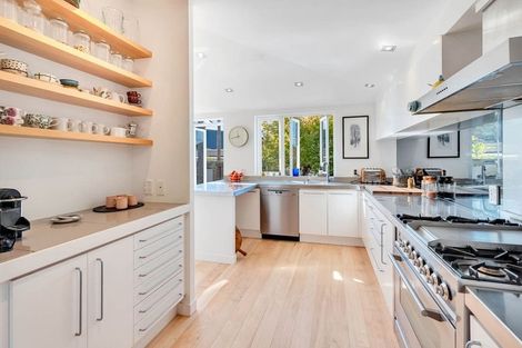 Photo of property in 26 Church Street, Devonport, Auckland, 0624