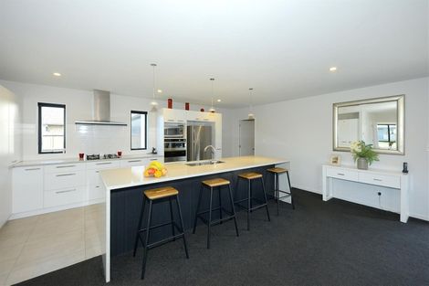 Photo of property in 24 Davaar Crescent, Broomfield, Christchurch, 8042