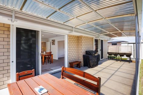 Photo of property in 15 Serenity Crescent, Kelvin Grove, Palmerston North, 4414