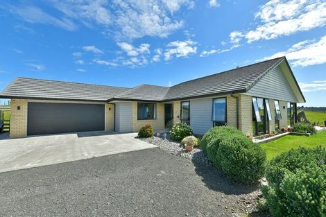 Photo of property in 137 Tuparekura Road, South Head, Helensville, 0874