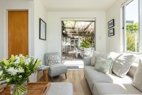 Photo of property in 22 Aotea Crescent, Havelock North, 4130