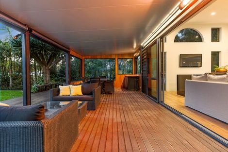Photo of property in 6 Birchwood Grove, Greenhithe, Auckland, 0632