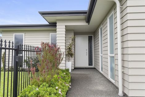 Photo of property in 77 Sandhurst Drive, Papamoa Beach, Papamoa, 3118