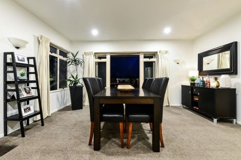 Photo of property in 28 Greenfield Drive, Western Heights, Hamilton, 3200