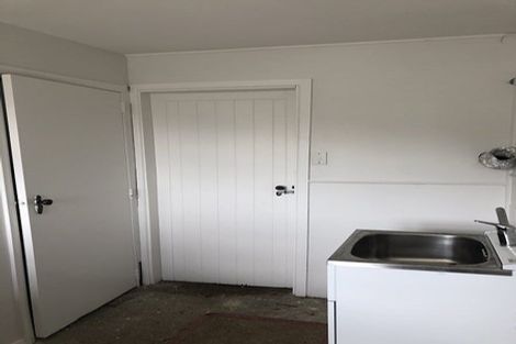 Photo of property in 35 Cavendish Square, Strathmore Park, Wellington, 6022