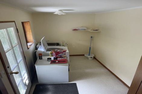 Photo of property in 5 Thatcher Crescent, Crofton Downs, Wellington, 6035