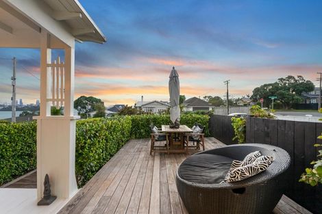 Photo of property in 12 Birkley Road, Bayswater, Auckland, 0622