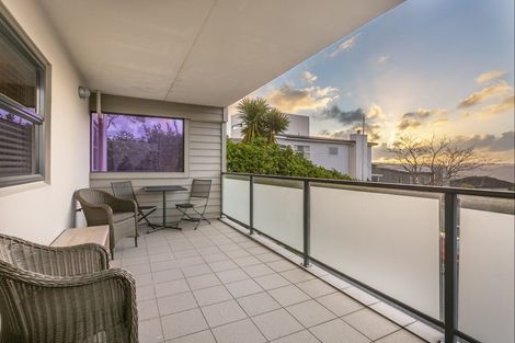 Photo of property in 11/79 Schnapper Rock Road, Schnapper Rock, Auckland, 0632