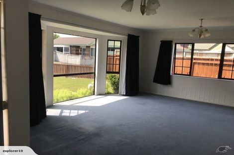Photo of property in 6 Mckenzie Court, Terrace End, Palmerston North, 4410