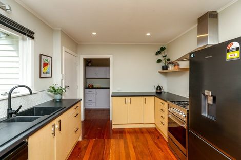 Photo of property in 7e Tasman Street, Vogeltown, New Plymouth, 4310