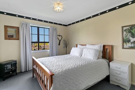 Photo of property in 10 Grace Crescent, Richmond Heights, Taupo, 3330