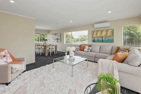 Photo of property in 27 Bard Place, Golflands, Auckland, 2013