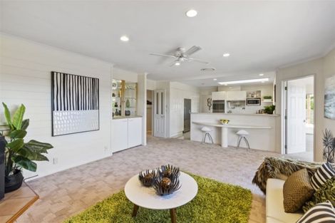 Photo of property in 88 Rushgreen Avenue, Pahurehure, Papakura, 2113