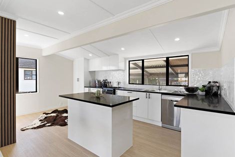 Photo of property in 14 Plunket Avenue, Papatoetoe, Auckland, 2104