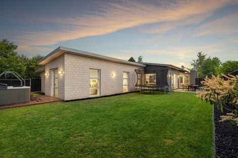 Photo of property in 19 Prebblewood Drive, Prebbleton, 7604