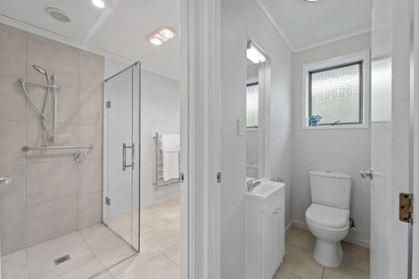 Photo of property in 1/31 Cliff Road, Torbay, Auckland, 0630