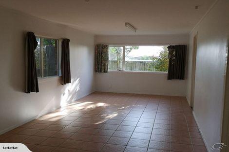 Photo of property in 10 Raleigh Road, Northcote, Auckland, 0627