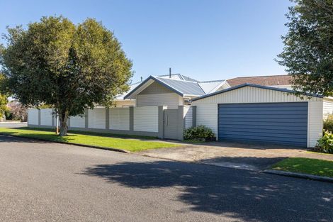 Photo of property in 117 Carrington Street, Lower Vogeltown, New Plymouth, 4310