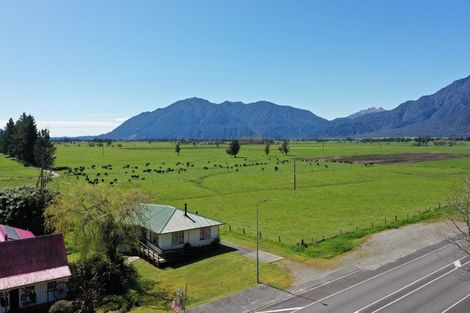 Photo of property in 19 Main Road, Harihari, 7884