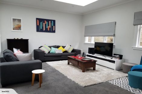 Photo of property in 17 Garfield Street, Brooklyn, Wellington, 6021