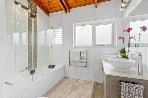 Photo of property in 17 Rheingold Place, Huapai, Kumeu, 0810