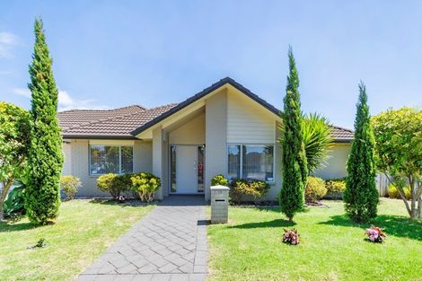 Photo of property in 13 Amapur Place, Flat Bush, Auckland, 2019