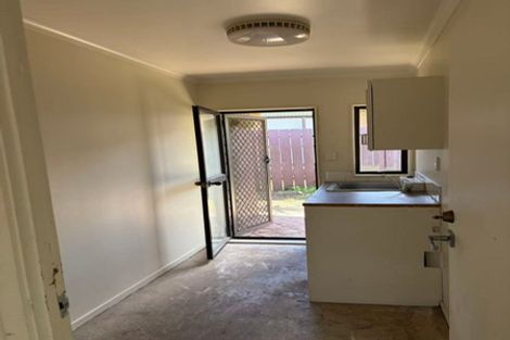 Photo of property in 163 Walter Strevens Drive, Conifer Grove, Takanini, 2112