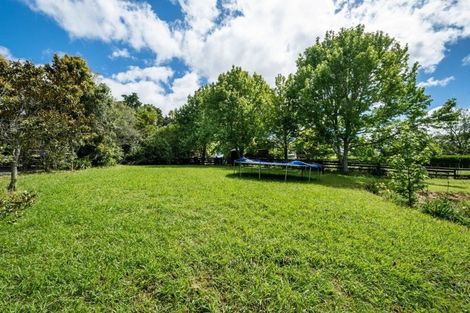 Photo of property in 87 Tawa Road, Kumeu, 0891