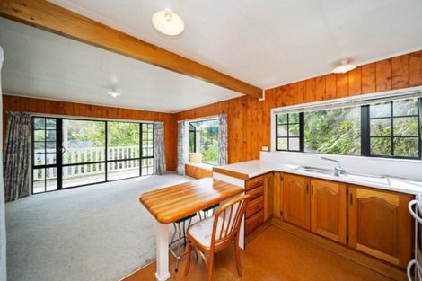 Photo of property in 16 Nevada Drive, Merrilands, New Plymouth, 4312