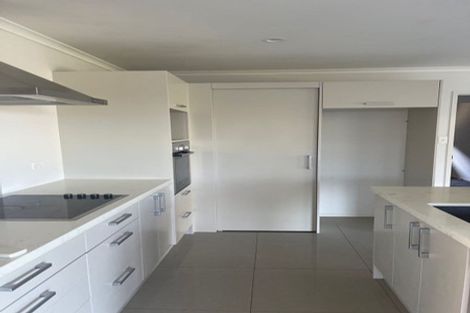 Photo of property in 178 Helenslee Road, Pokeno, 2472