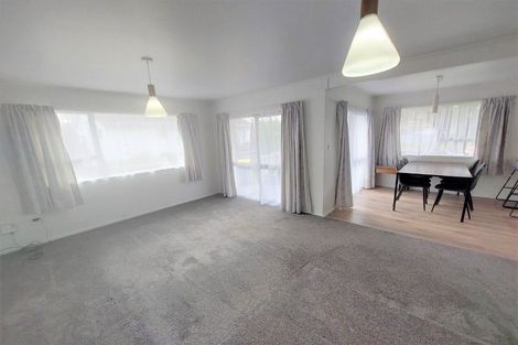 Photo of property in 1/3 Tyndrum Place, Highland Park, Auckland, 2010