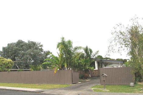 Photo of property in 9 Jonathan Place, Sunnynook, Auckland, 0620