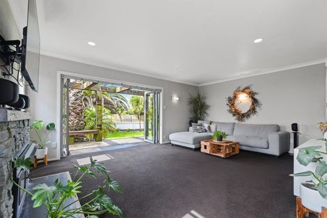 Photo of property in 17 Kingsway Crescent, Forest Lake, Hamilton, 3200