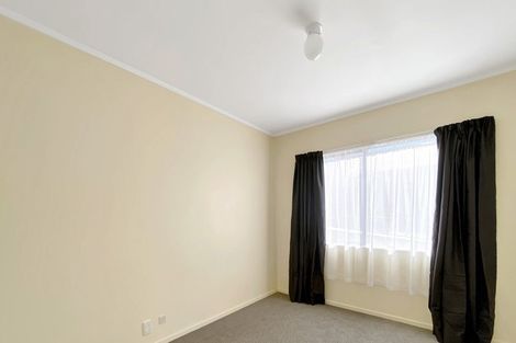 Photo of property in 4/390 West Coast Road, Glen Eden, Auckland, 0602