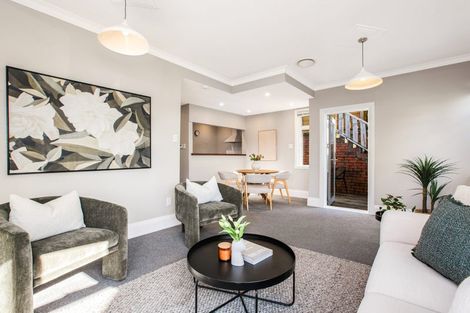 Photo of property in 424 Evans Bay Parade, Hataitai, Wellington, 6021