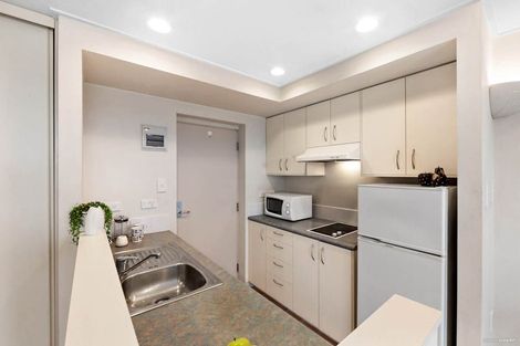 Photo of property in 46 Potter Avenue, Northcote, Auckland, 0627