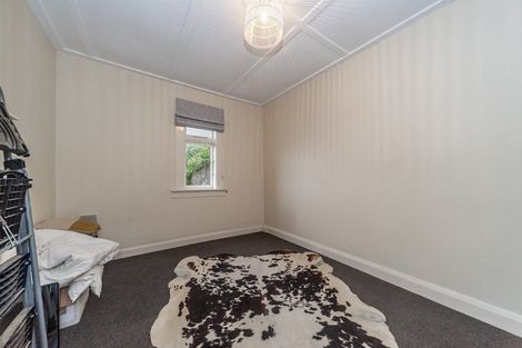 Photo of property in 50 Queens Drive, Lyall Bay, Wellington, 6022
