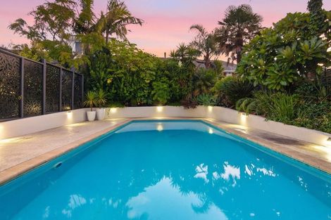 Photo of property in 22a Eastcliffe Road, Castor Bay, Auckland, 0620