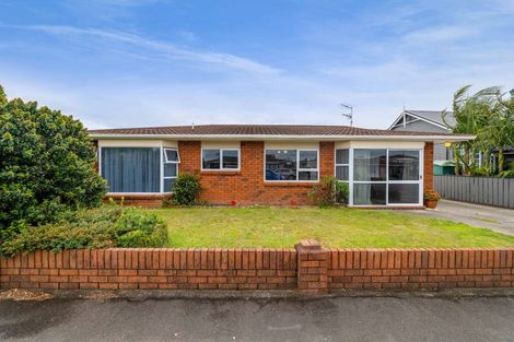 Photo of property in 20 Tukapa Street, Westown, New Plymouth, 4310